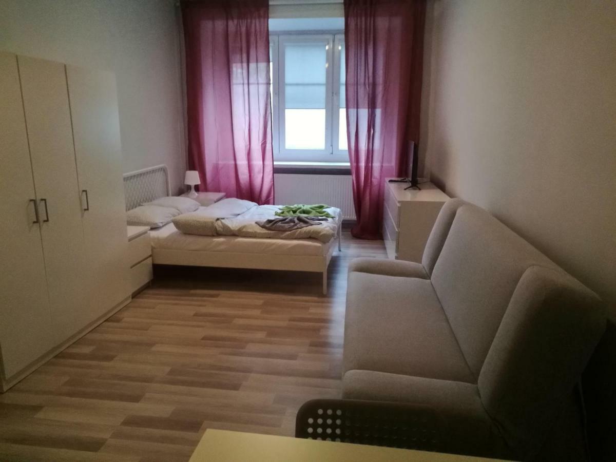 4 Apartment *